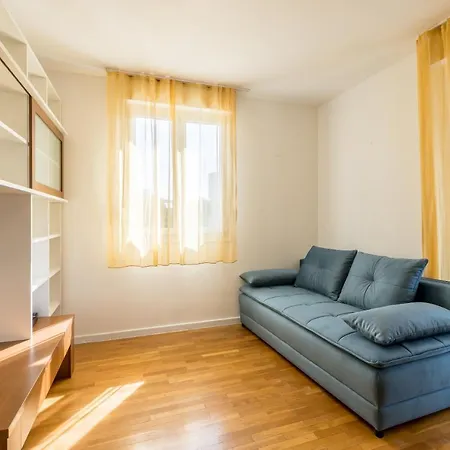 Apartment Hana *
