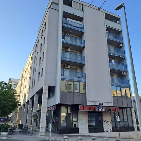 Hana Apartment Split